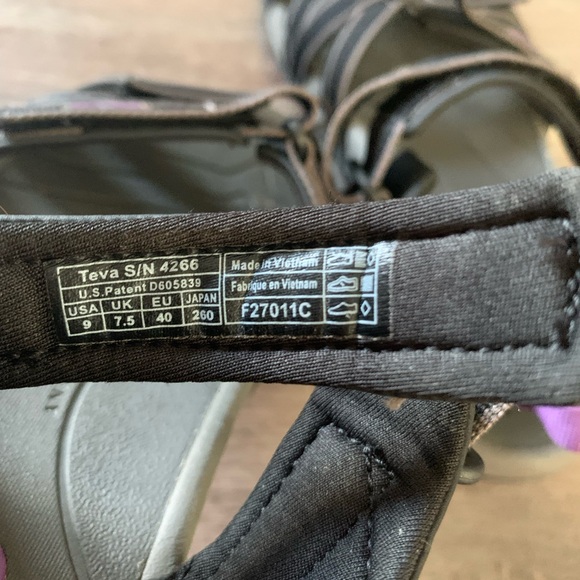 Teva — tirra sandal with black, grey and purple straps women’s 9 - Picture 5 of 5